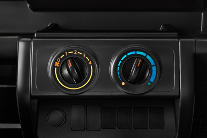 Interior Daihatsu Hi-Max menyediakan fitur-fitur praktis yang siap menemani pengendara dalam menempuh perjalanan