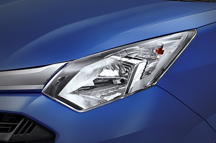 Eksterior Daihatsu Sigra dikemas cukup menawan dengan lampu Multireflector