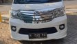 Jual Mobil Daihatsu Luxio X 2015-4
