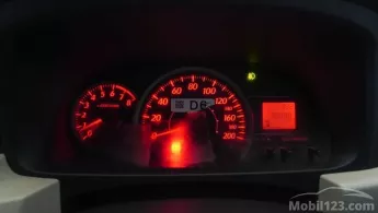 2017 Daihatsu Sigra R Deluxe MPV