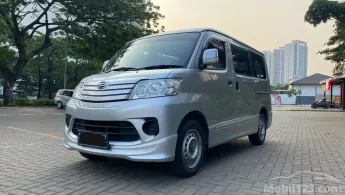 2019 Daihatsu Luxio D MPV
