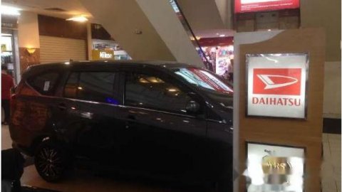 Jual Mobil  Daihatsu Sigra M 2018