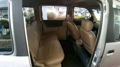 Daihatsu Luxio D 2012