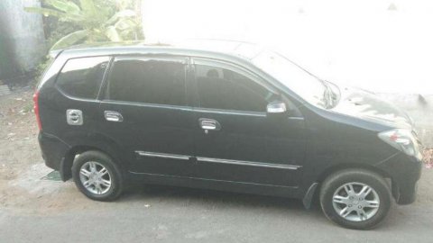 Mobil Daihatsu Xenia Xi 2004 dijual, Jawa Timur