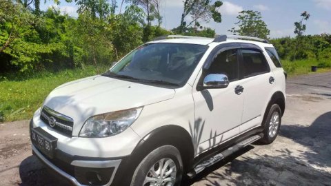 Mobil Daihatsu Terios TX 2014 dijual, Bali