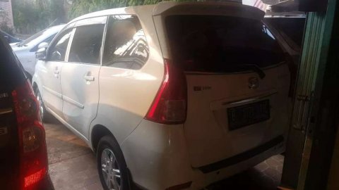 Jual mobil Daihatsu Xenia R 2014 murah di Jawa Barat
