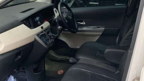 Jakarta D.K.I, dijual cepat mobil Daihatsu Sigra R Deluxe 2019 terbaik 