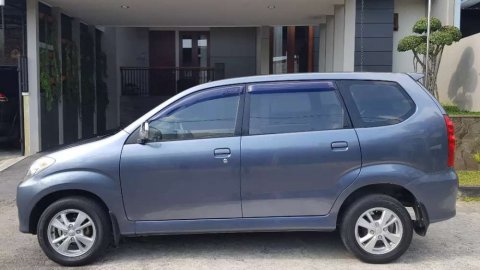 Mobil Daihatsu Xenia Li 2009 dijual, Jawa Tengah