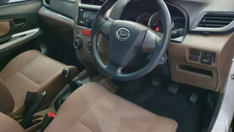 Mobil Daihatsu Xenia R 2016 dijual, Jawa Timur