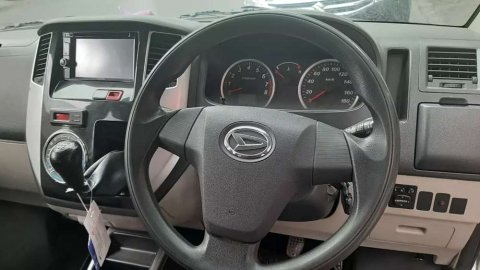 Daihatsu Luxio X 2015