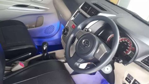 Jual Mobil Daihatsu Xenia X DELUXE 2015