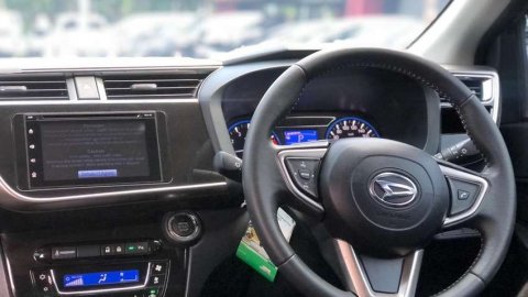 Daihatsu Sirion AT 2019 merah Mulus Like new