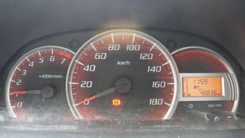 [OLX Autos] Daihatsu Xenia 1.0 M Bensin M/T 2012