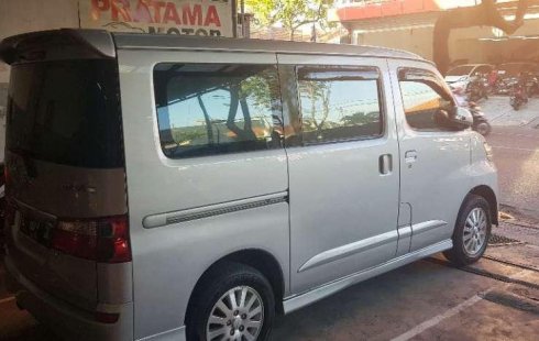 Harga Mobil Bekas  Daihatsu Luxio  Tahun 2010 Tentang Tahun